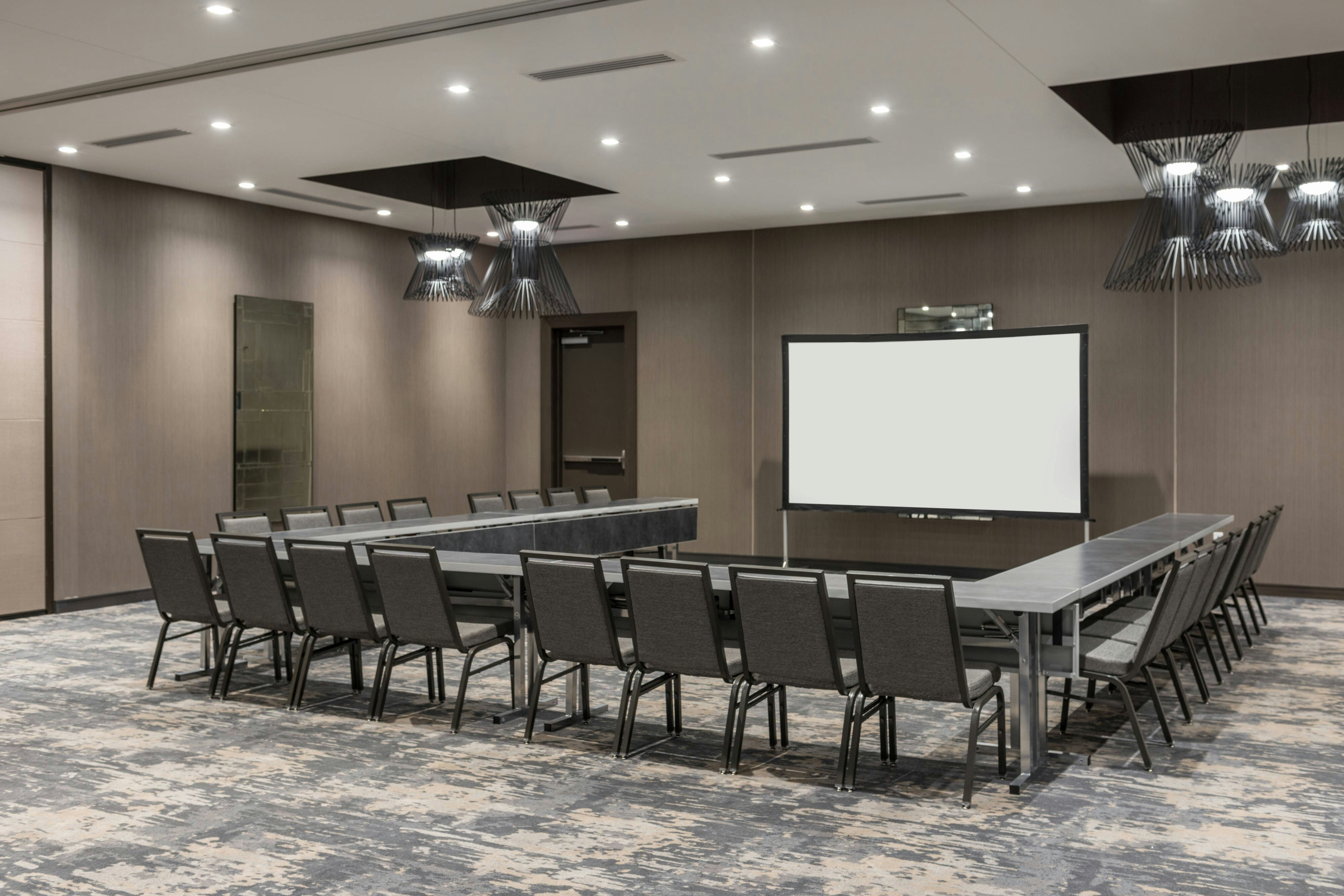 AC Hotel by Marriott Boston Cleveland Circle 23/29