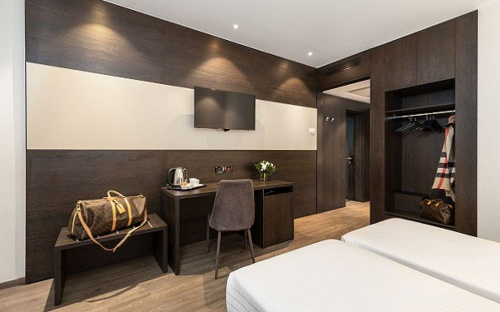Collection, Twin Beds