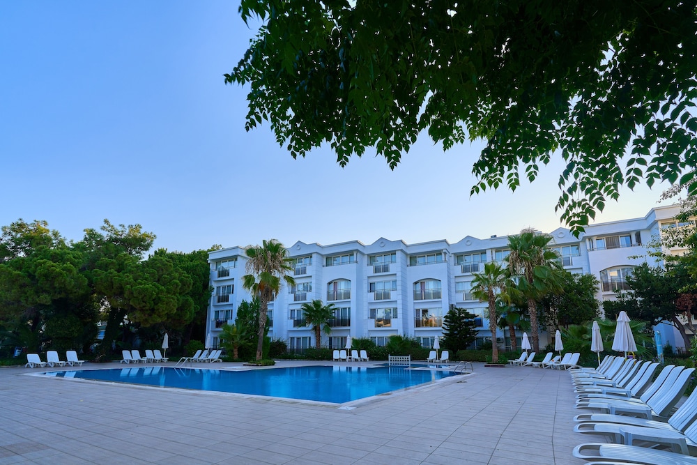 MAYA GOLF HOTEL 45/50
