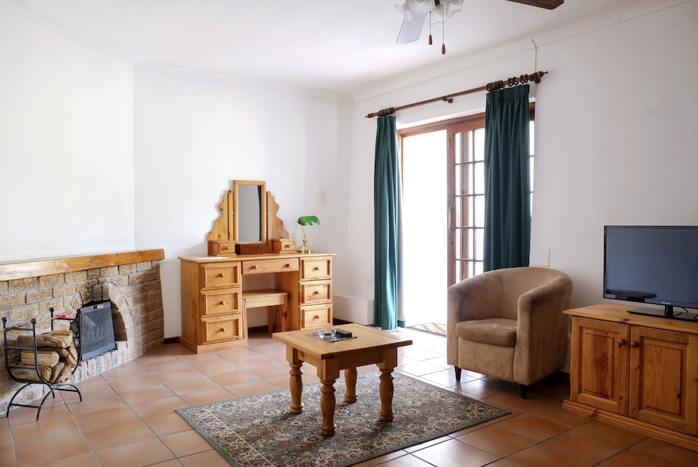 Houw Hoek Hotel 30/50