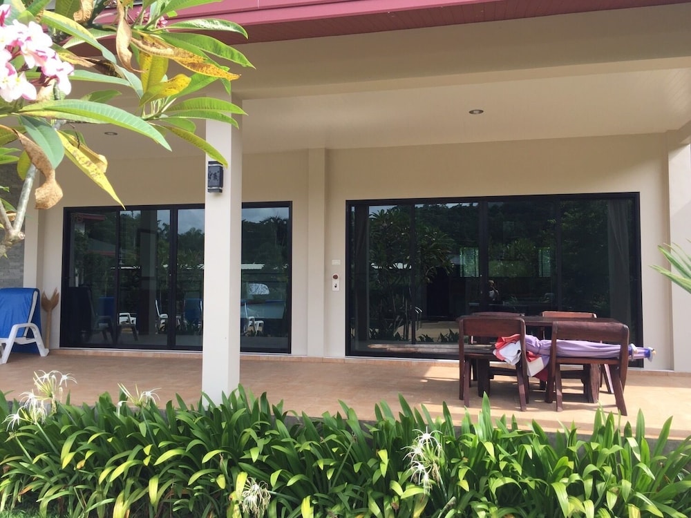 Naya Bungalow 16/65