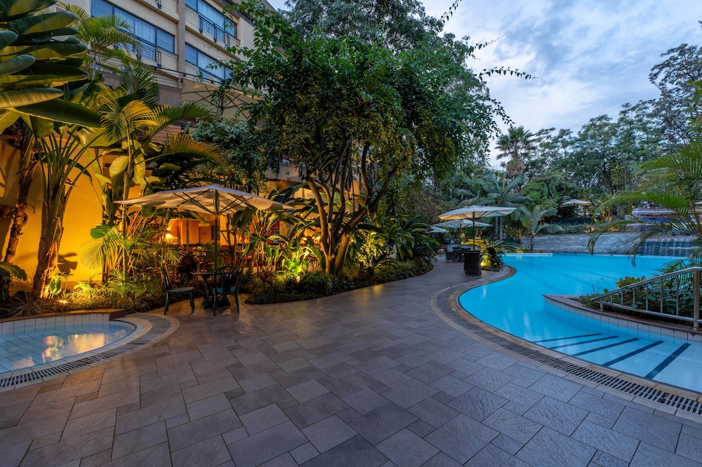 Kigali Serena 56/60