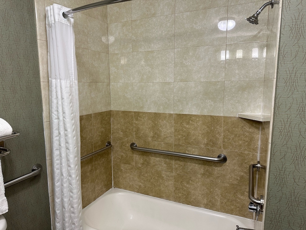 La Quinta Inn & Suites by Wyndham Fort Worth - Lake Worth 49/50