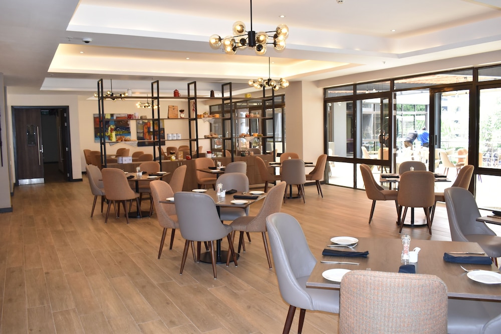 Trademark Suites at Enaki Town 41/60