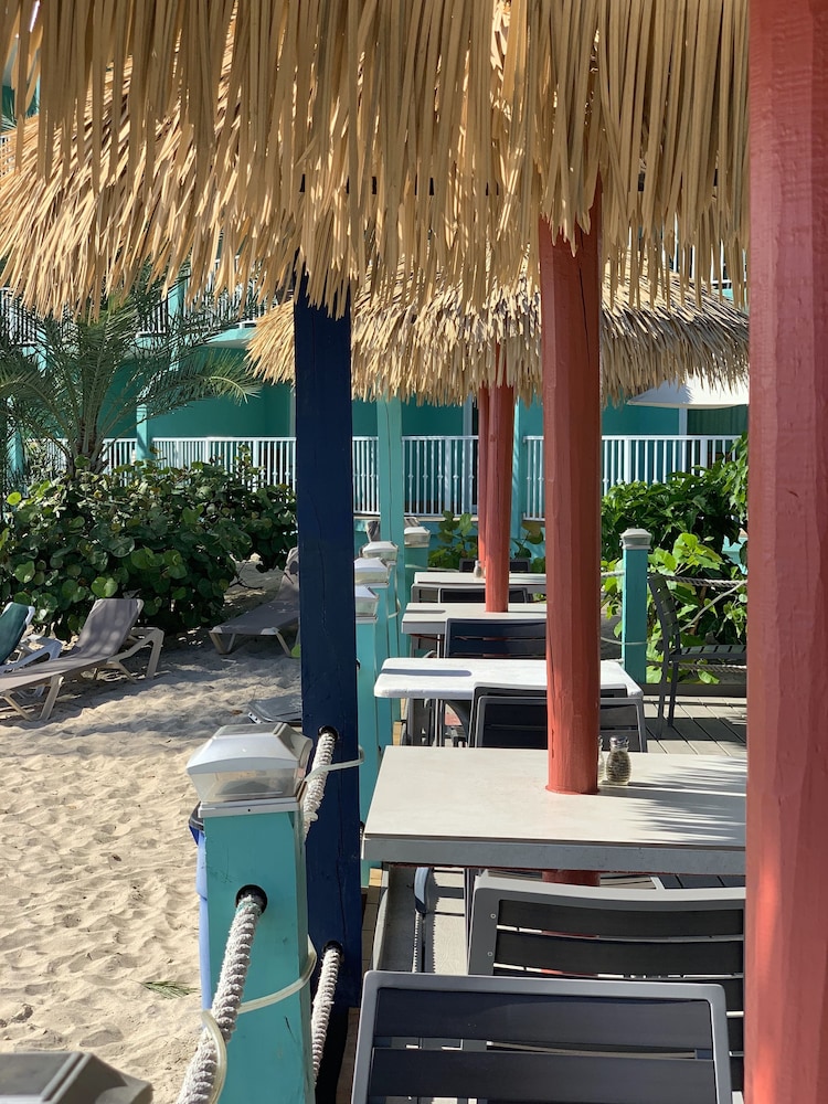 Emerald Beach Resort 72/74