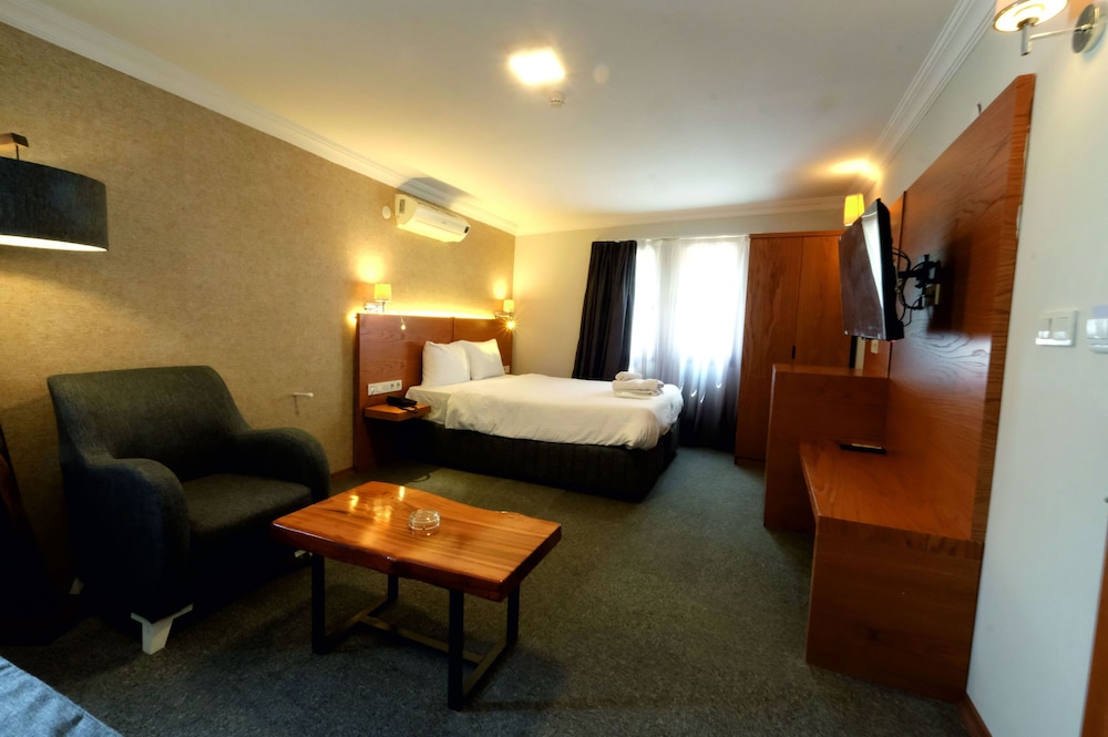 Varyant Hotel 16/35