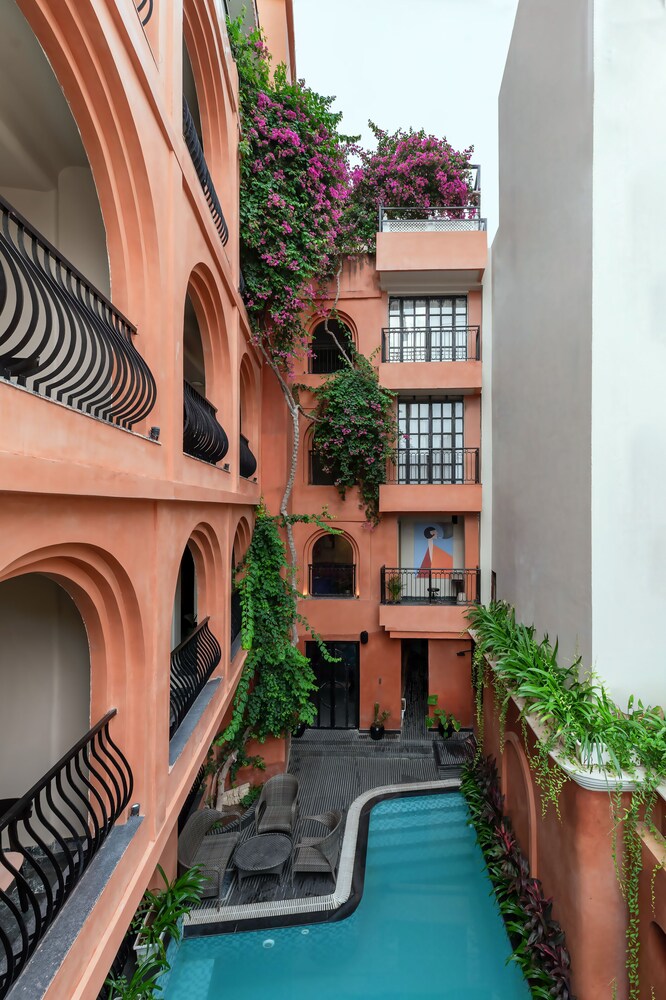 HOTEL POONAM HAVELI 43/50