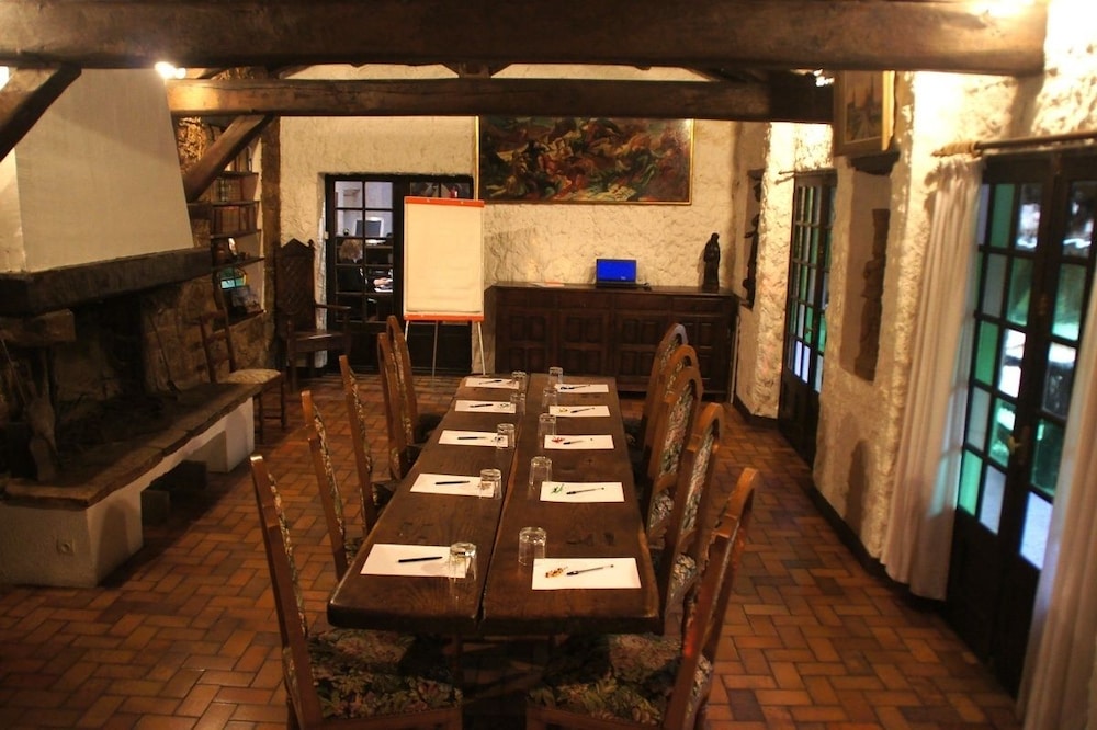 HOTEL LA CHAUMIERE 34/56