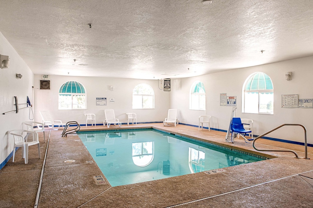 swimming pool spa