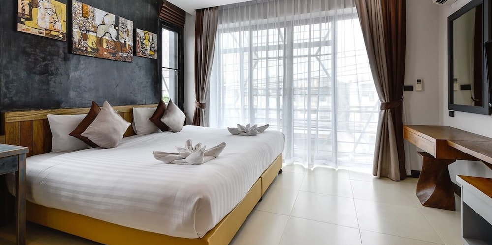 Casa Bella Phuket 11/59