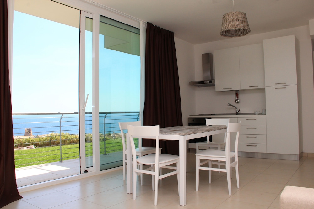 19 Summer Suites 45/60
