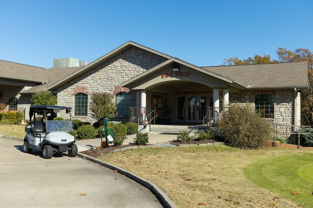 Pointe Royale Condominium Resort & Golf Course 66/81