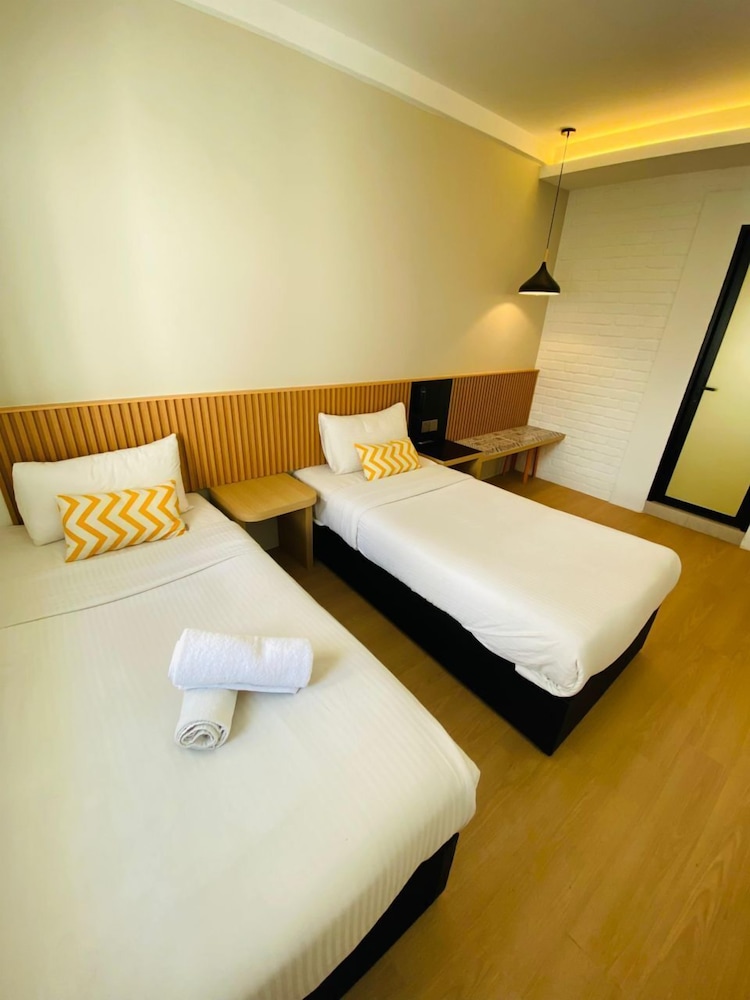 Mixx Hotel 10/50