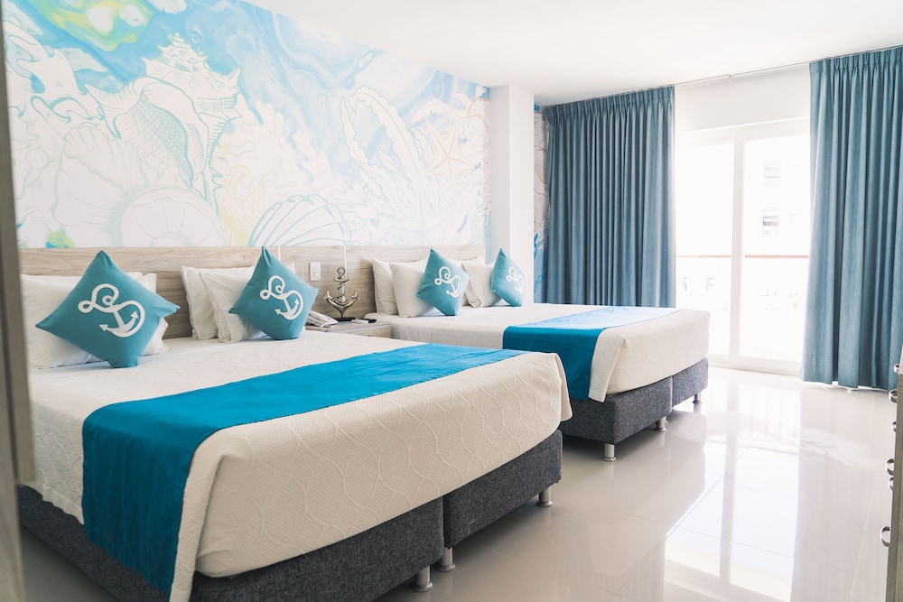 Junior Suite, 2 Queen Beds, Partial Ocean View