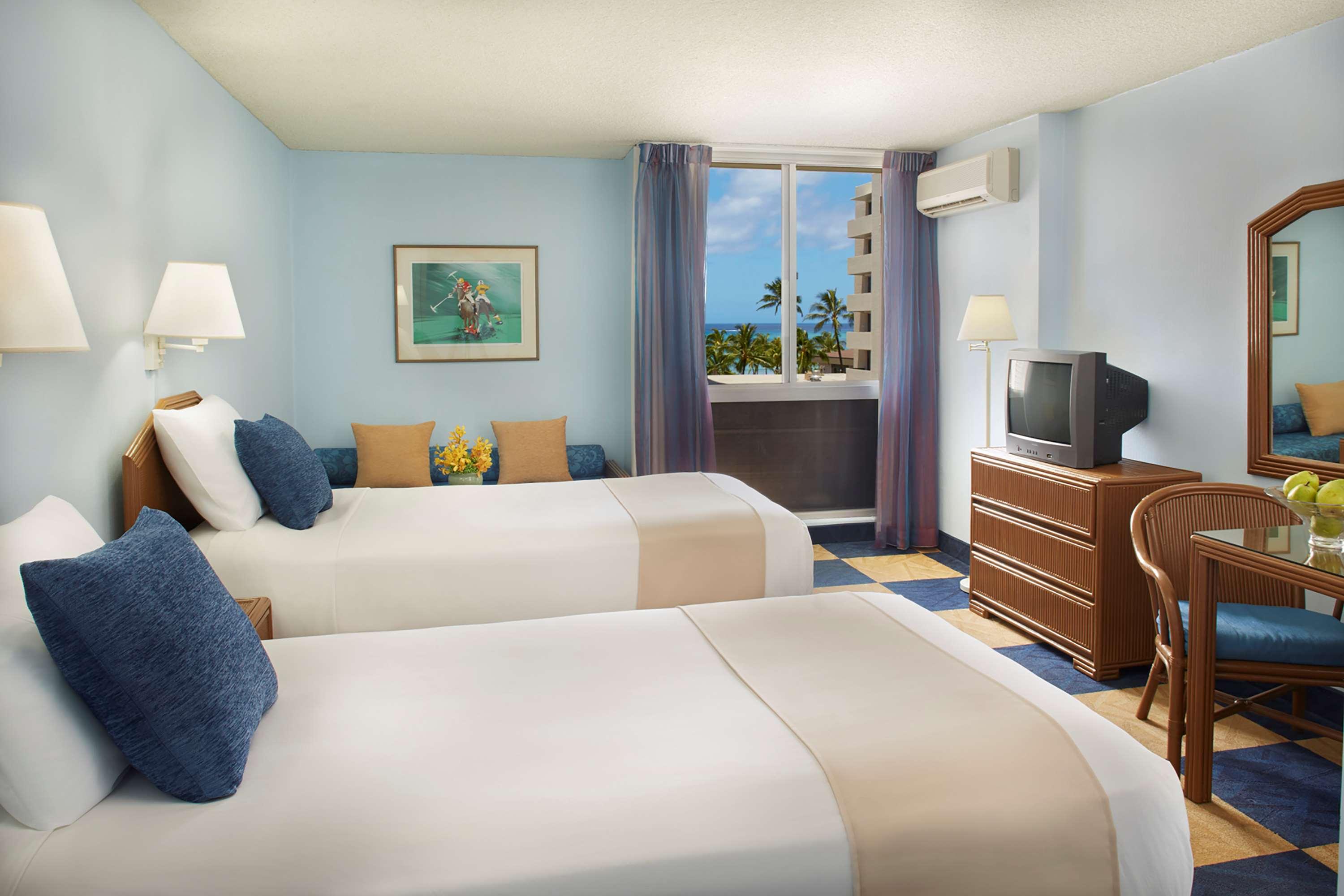 LANAI, STUDIO, KITCHENETTE