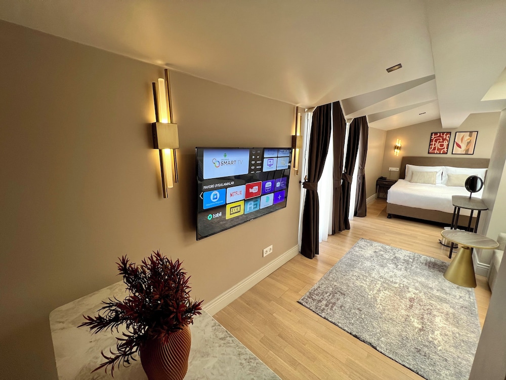 Weingart Suites Hotel 43/58