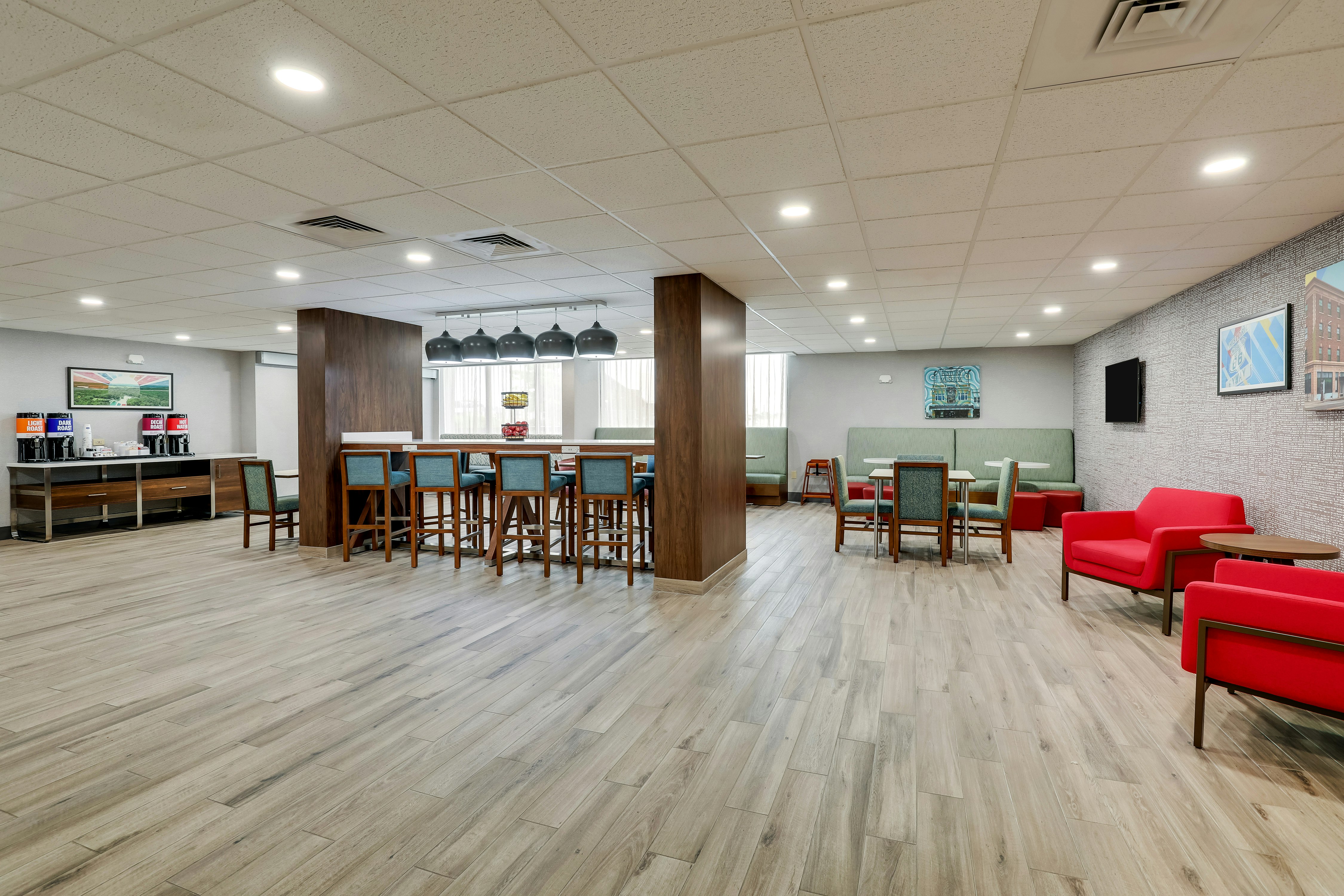 Hampton Inn Lebanon, MO 45/56