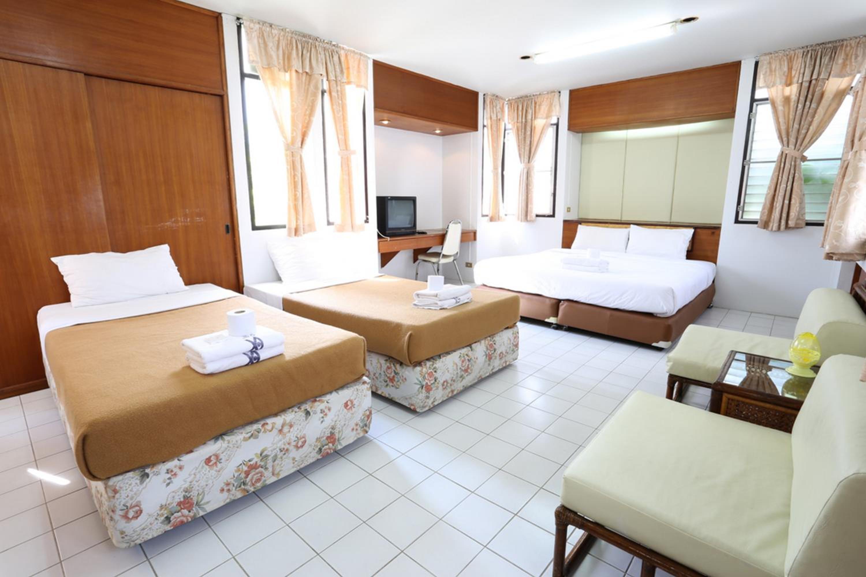 Family, King and Twin Beds