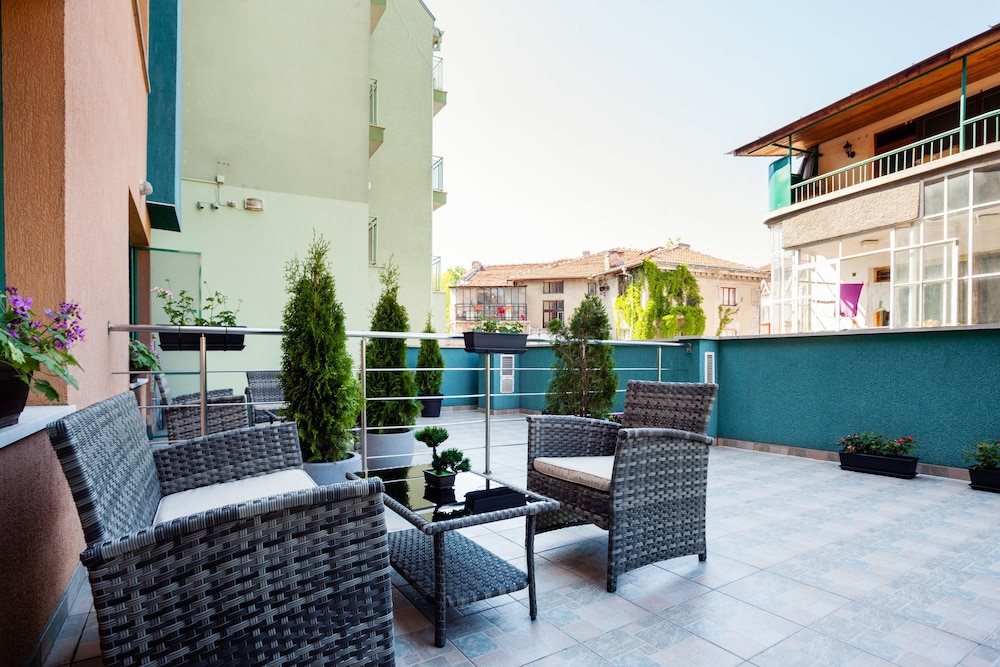 Bright House Hotel 36/46