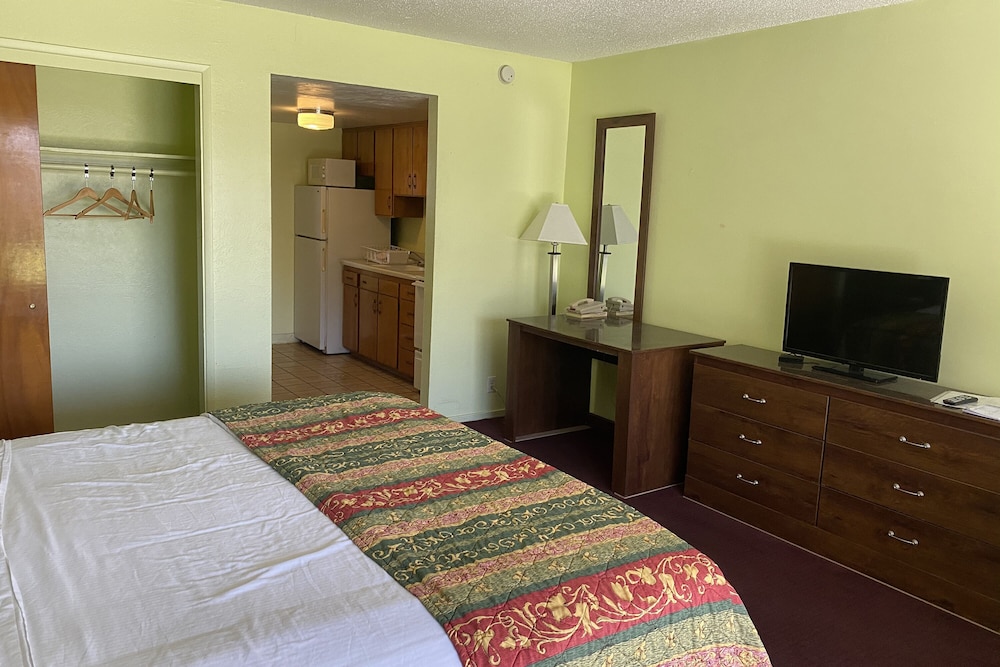 Hotel Yuma AZ Desert Grove 26/47