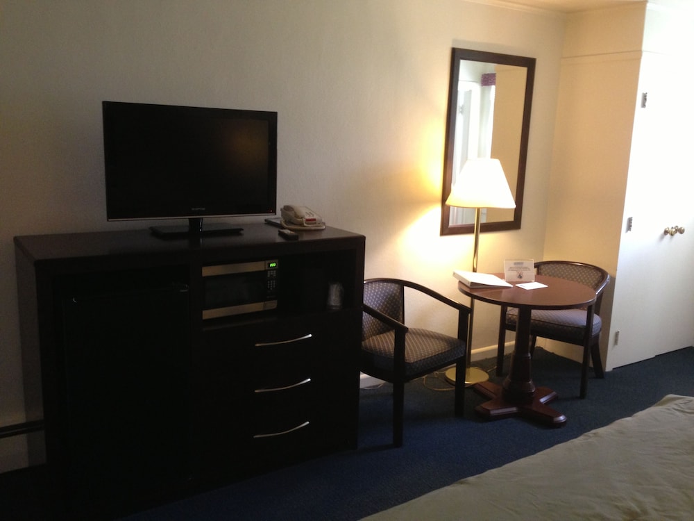 Berkshire Inn 25/32