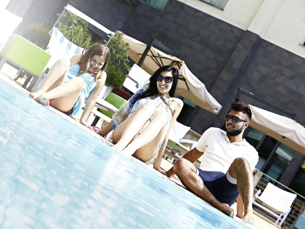 swimming pool spa