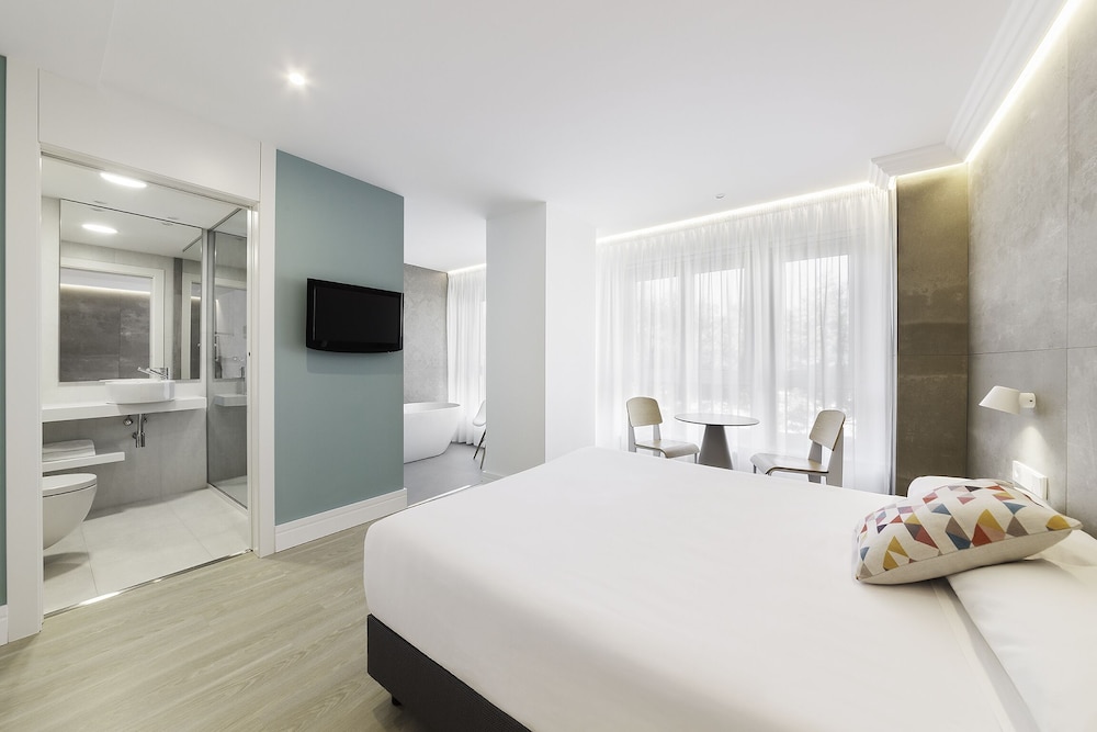 SUPERIOR, DOUBLE BED