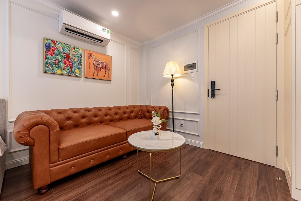 Golden Sun Apartment & Hotel 30/50