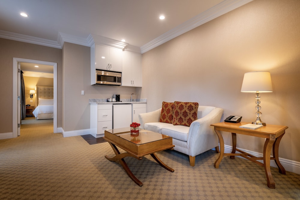 Beverly Hills Plaza Hotel & Spa 40/63