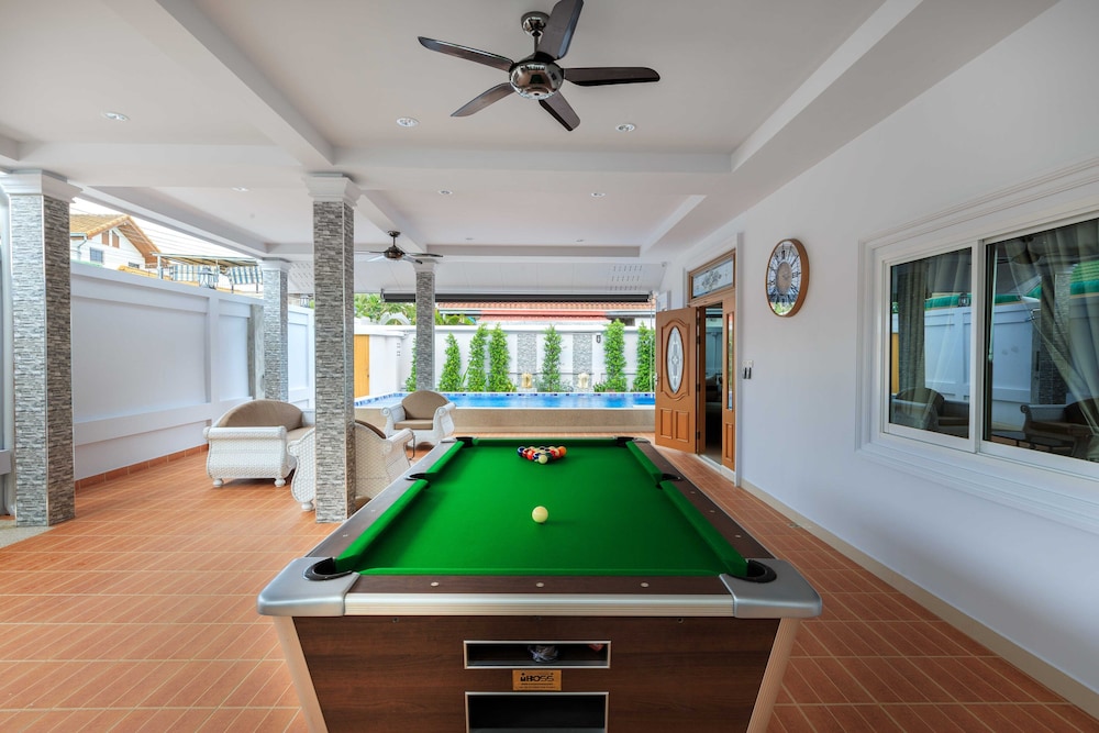 Gala Villa New Modern Luxury 5 Bed 12/22