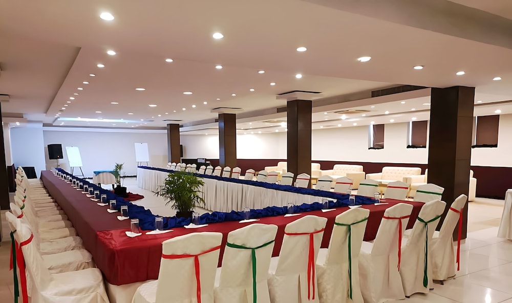 Grand Regency Hotel 49/50