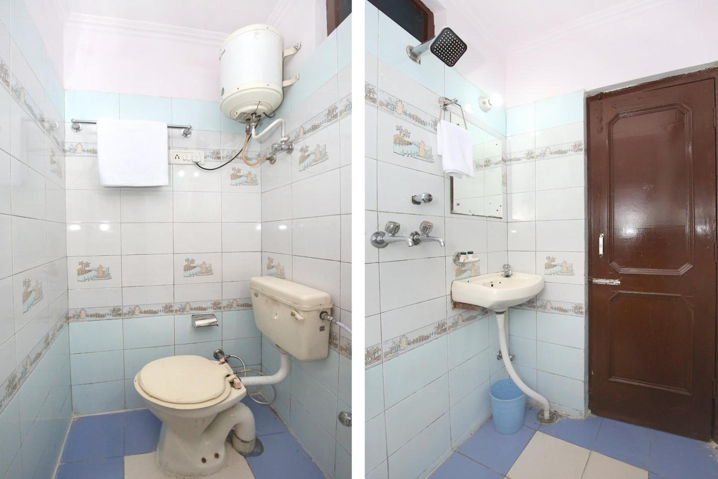 Oyo 10384 Hotel Rajesh Palace 28/30