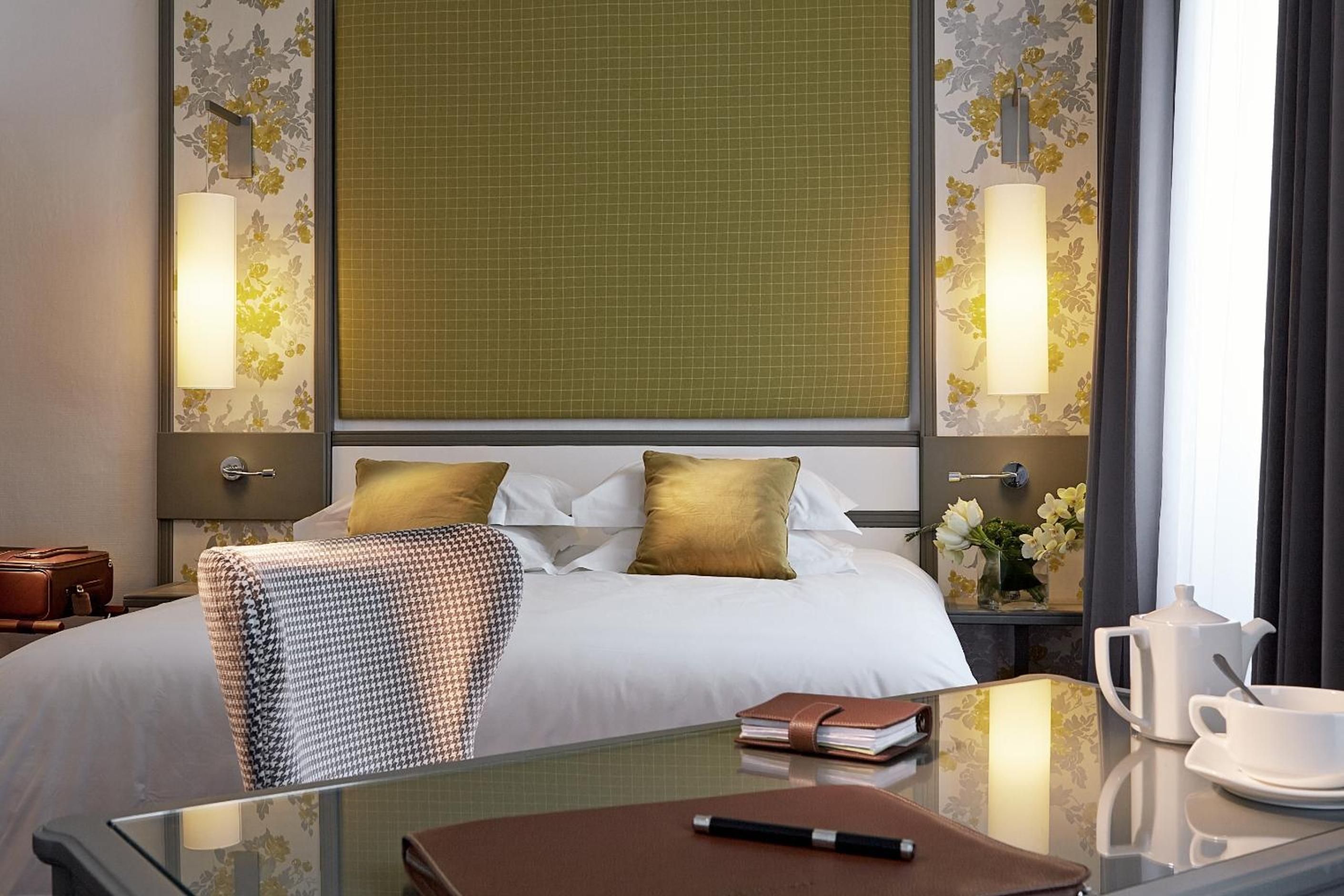 SUPERIOR, DOUBLE OR TWIN BED