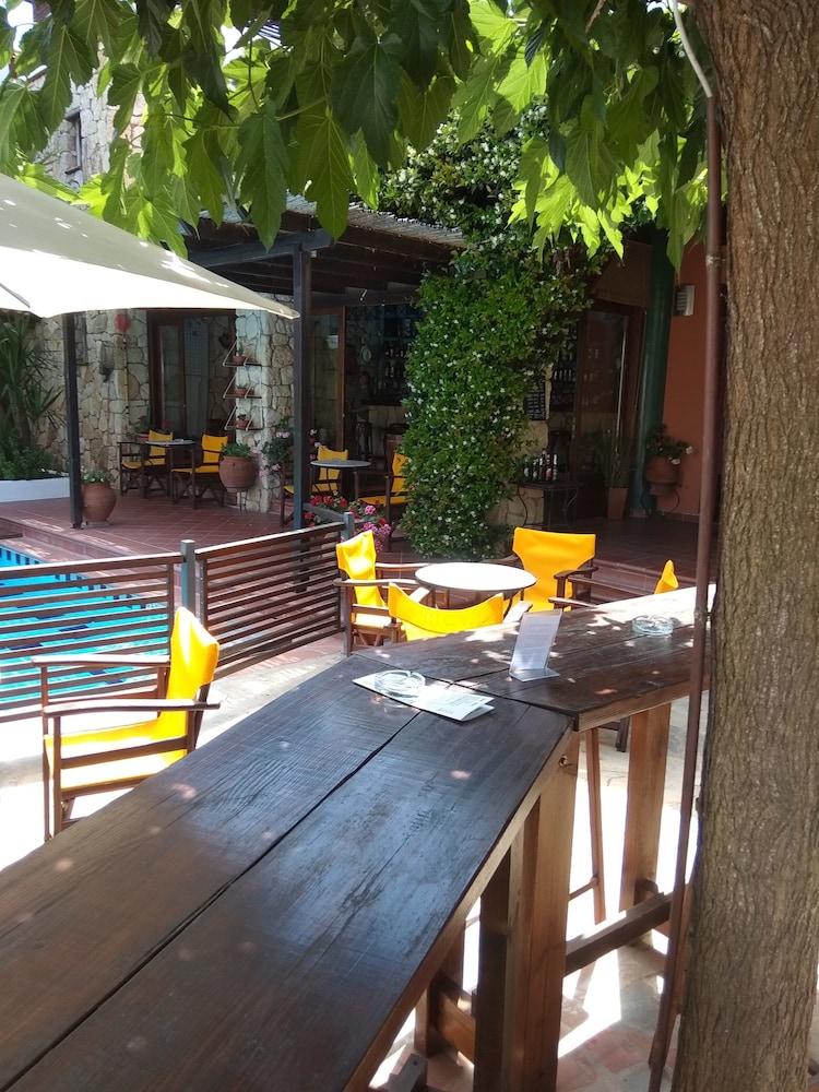Ammon Garden Hotel 25/35
