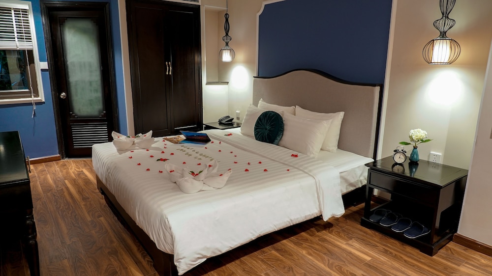 Hanoi La Castela Hotel 11/45