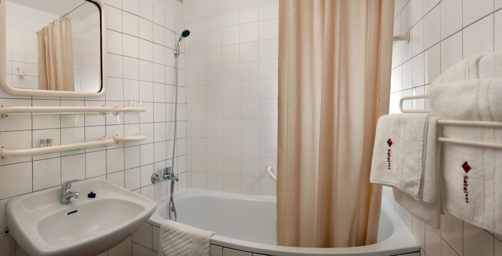Hotel Satel 49/50