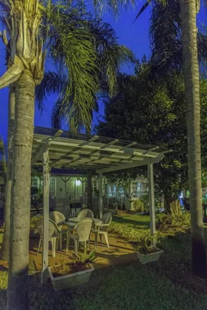 Richard s Motel Extended Stay 5/50