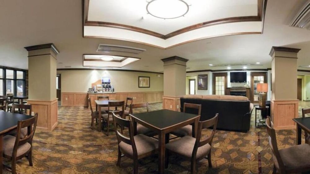 Holiday Inn Express Hotel And Suites Lander 44/50