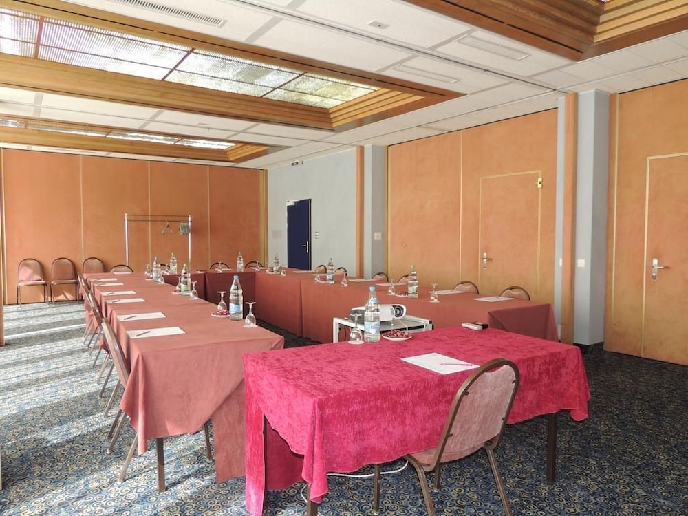 Alpine Classic Hotel 36/39