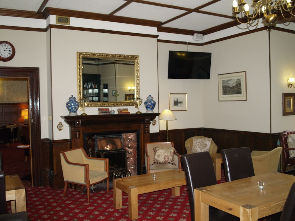 Woodlands Manor 78/100