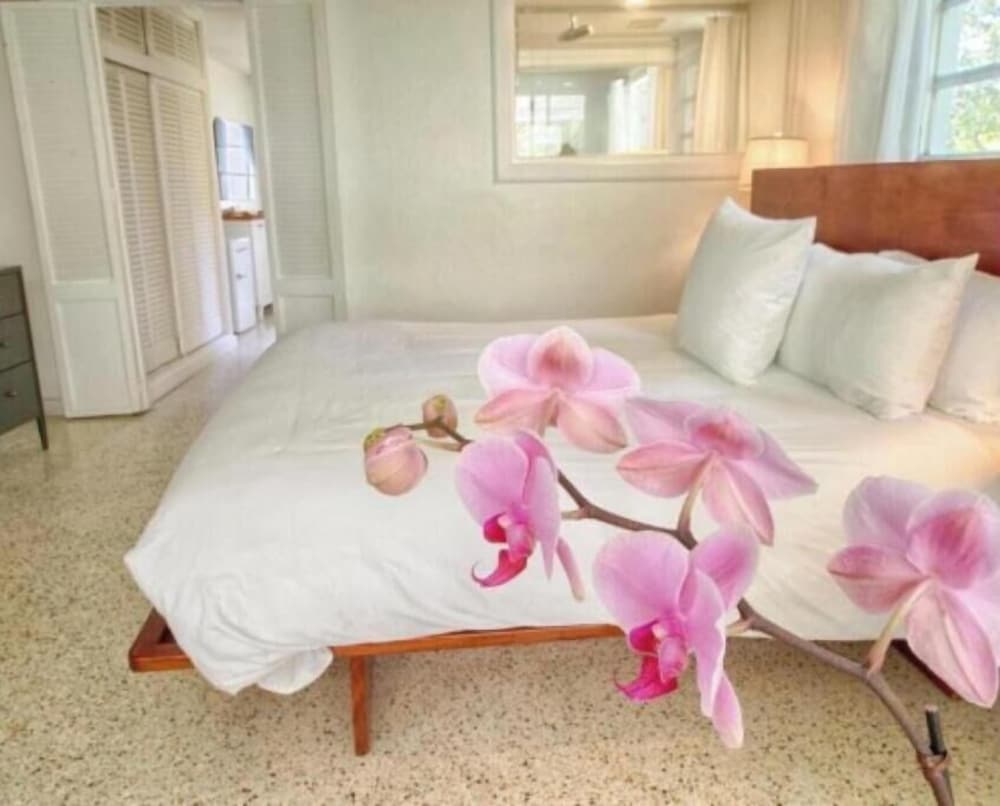 Signature, Palm Grove, Suite