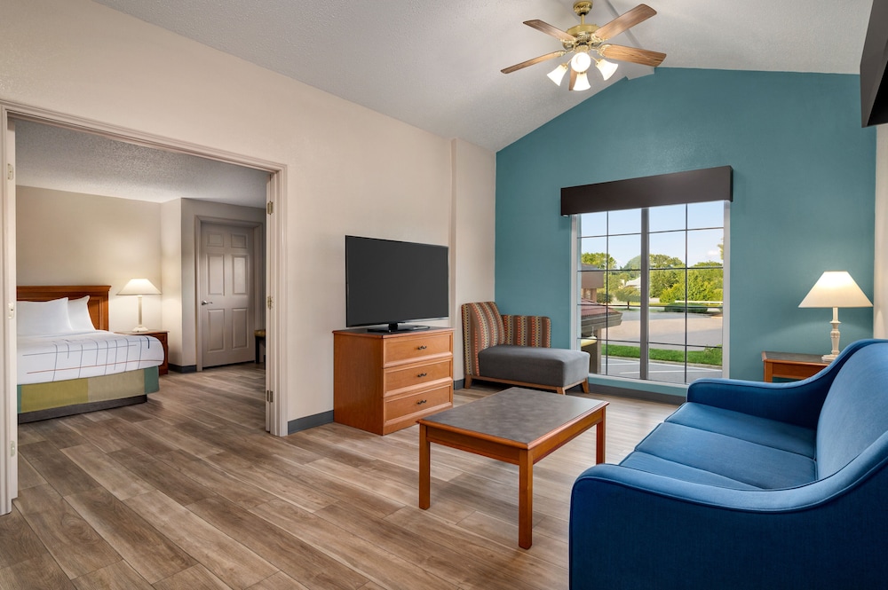 La Quinta Inn by Wyndham Columbus Airport Area 40/62