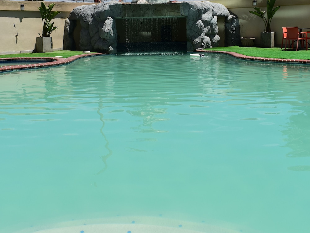 Corona Plaza Hotel 67/70