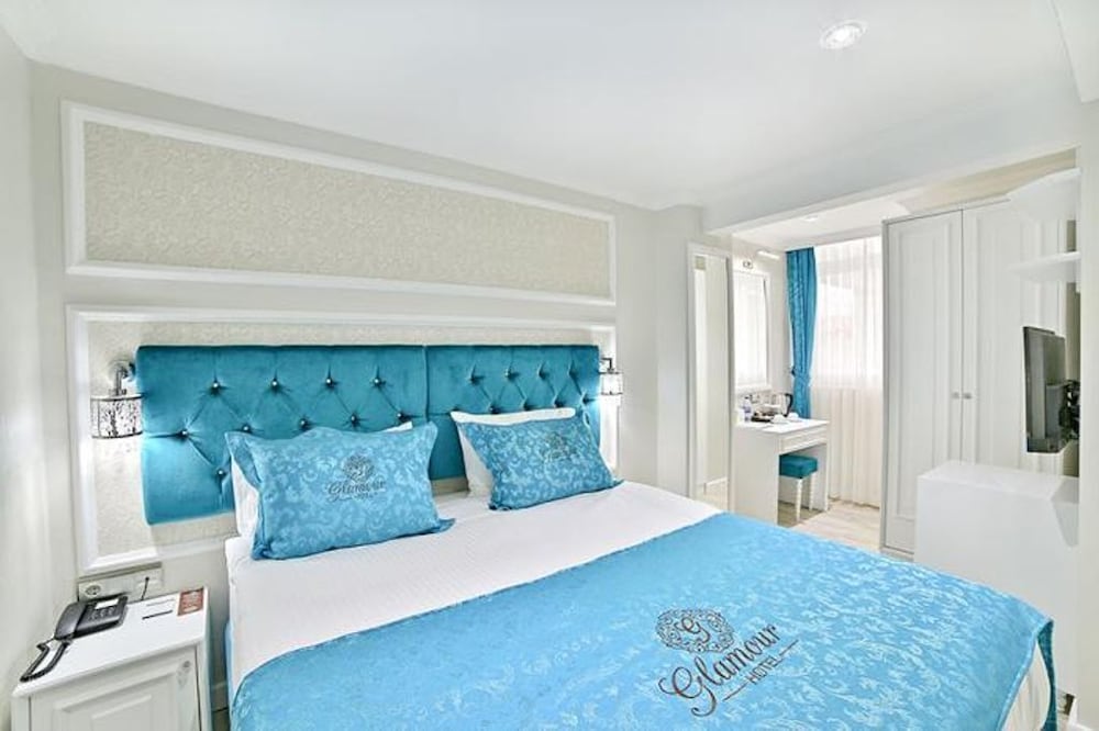 Economy, Queen Bed