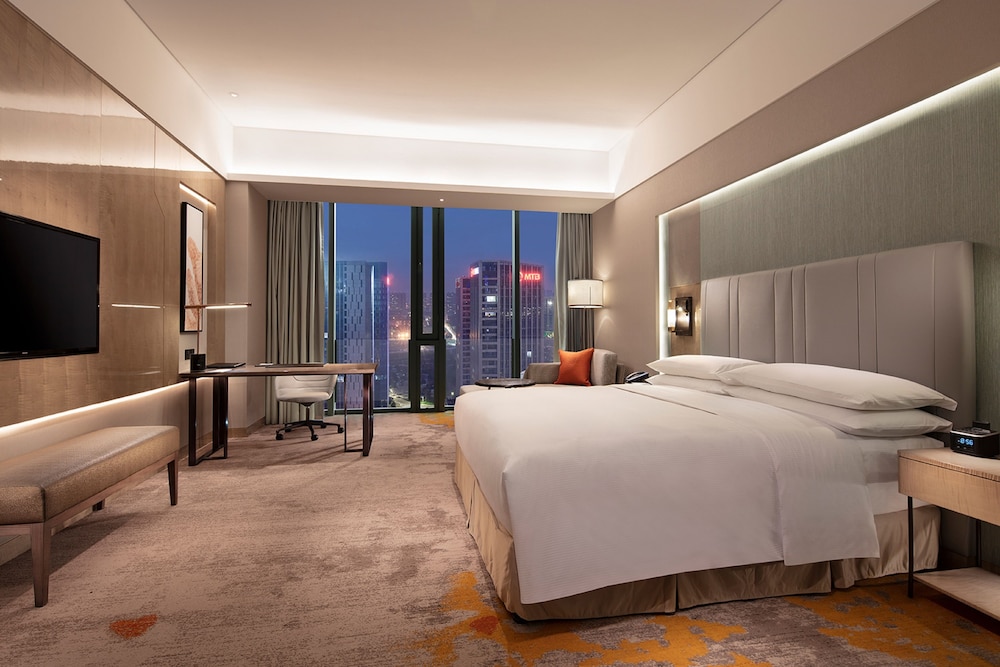 ROOM, KING BED, ACCESSIBLE