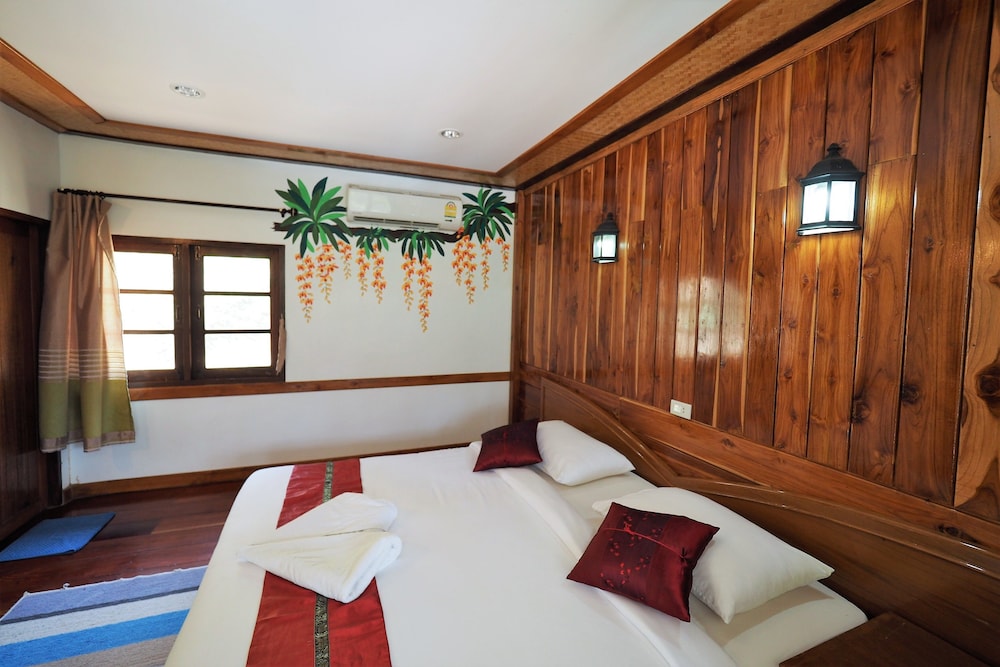 Khaothone River View Resort 20/69