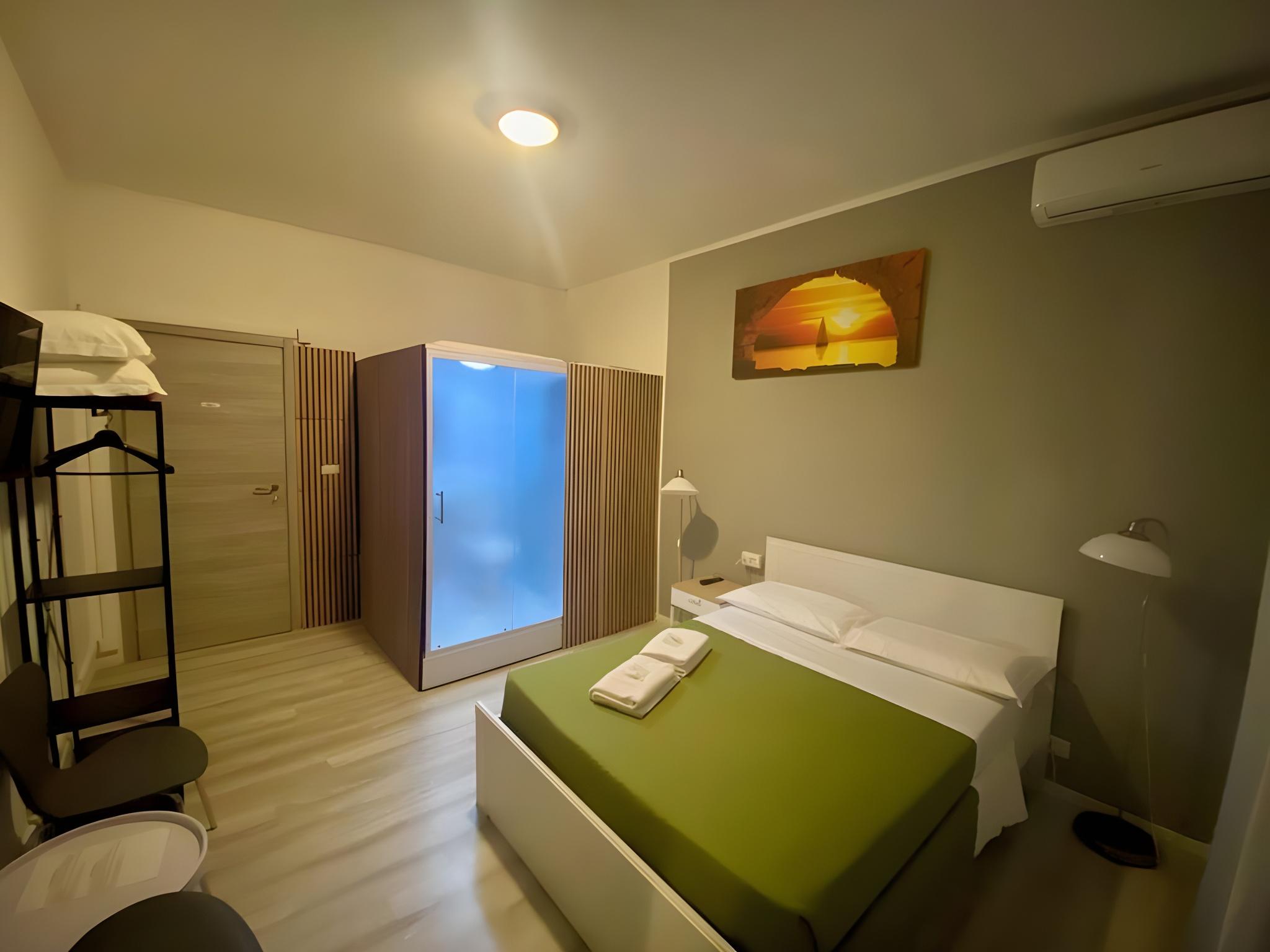 City, Double Bed