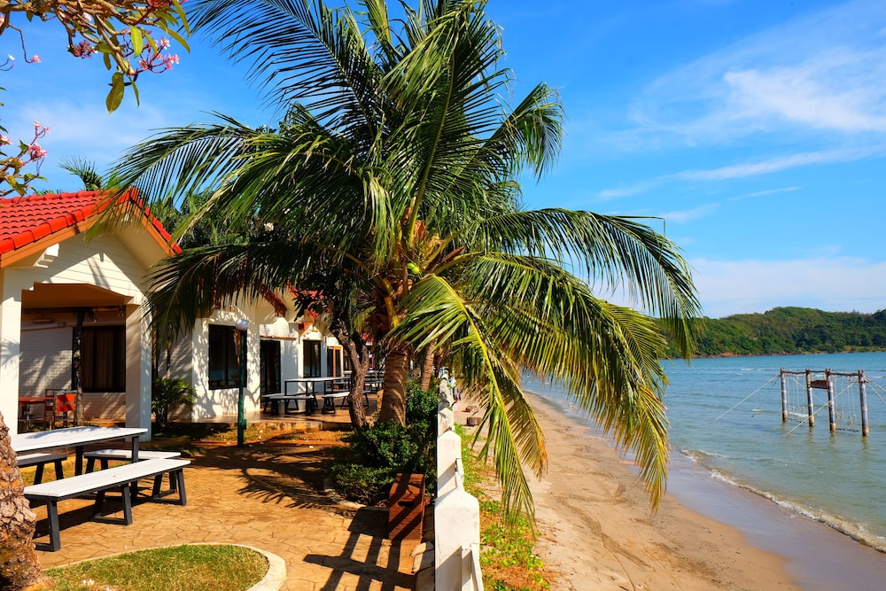 New Travel Beach Resort 62/68