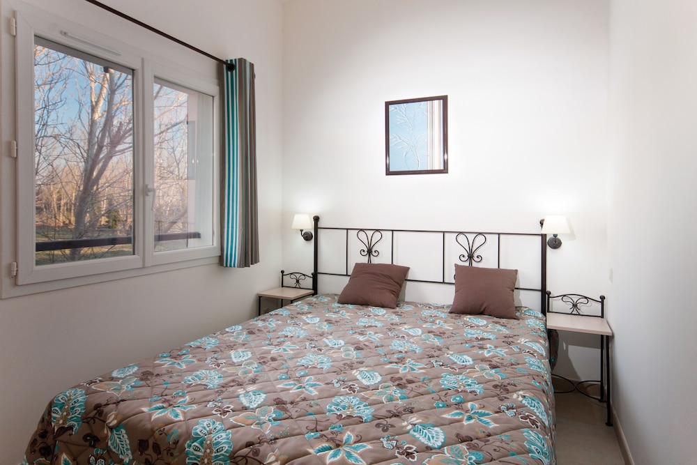 1 Bedroom, House, Queen Bed, Sofa