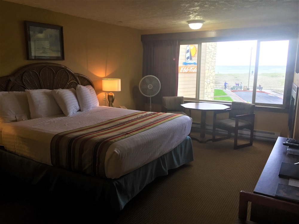 Ebb Tide Oceanfront Inn 38/73